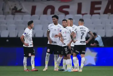 Jogadores do Corinthians após eliminação