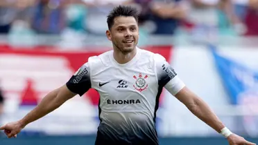 A grande apresentação de Romero (Foto: Corinthians)