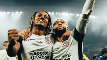 André Carrillo, volante do Corinthians, e Memphis Depay, atacante do Corinthians. Foto: Instagram