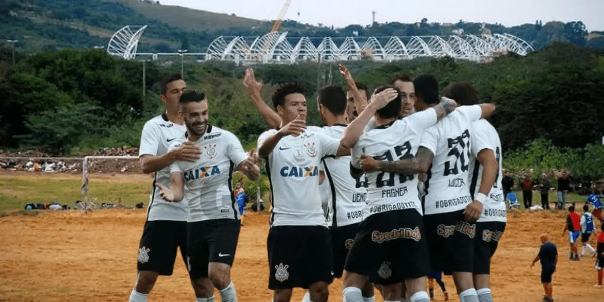 Chegou ao Corinthians com status de craque e agora terá que novamente provar a todos que tem futebol na segunda divisão