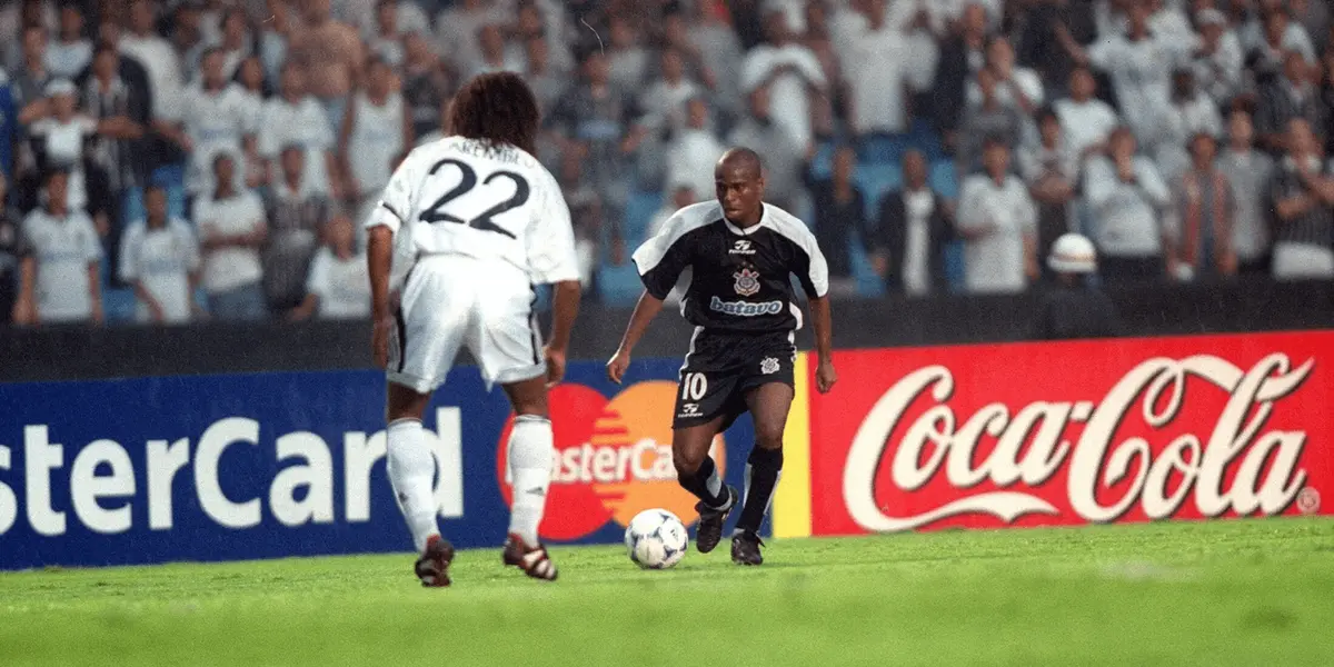 Clube merengue utilizou outro escudo na divulgação que não é o do Timão