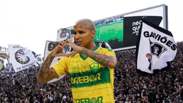 António Oliveira abre o jogo sobre Deyverson e torcida do Corinthians se divide