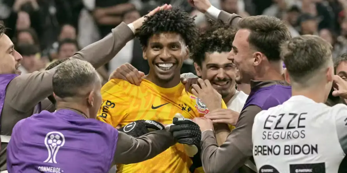 É isso o que Hugo Souza faz que arranca o grito da torcida do Corinthians (Foto: Corinthians)