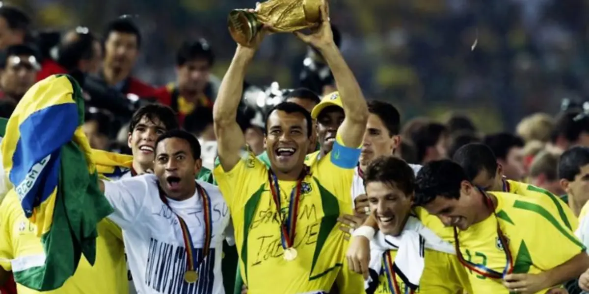 Ele chegou às pressas na Seleção, foi campeão do mundo e hoje é comentarista