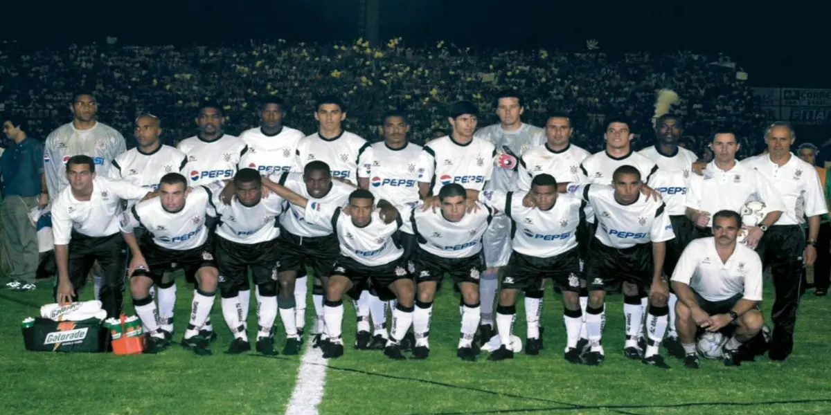 Elenco do Corinthians multicampeão do início dos anos 2000