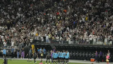 Elenco do Corinthians na Neo Química Arena. Foto: Instagram
