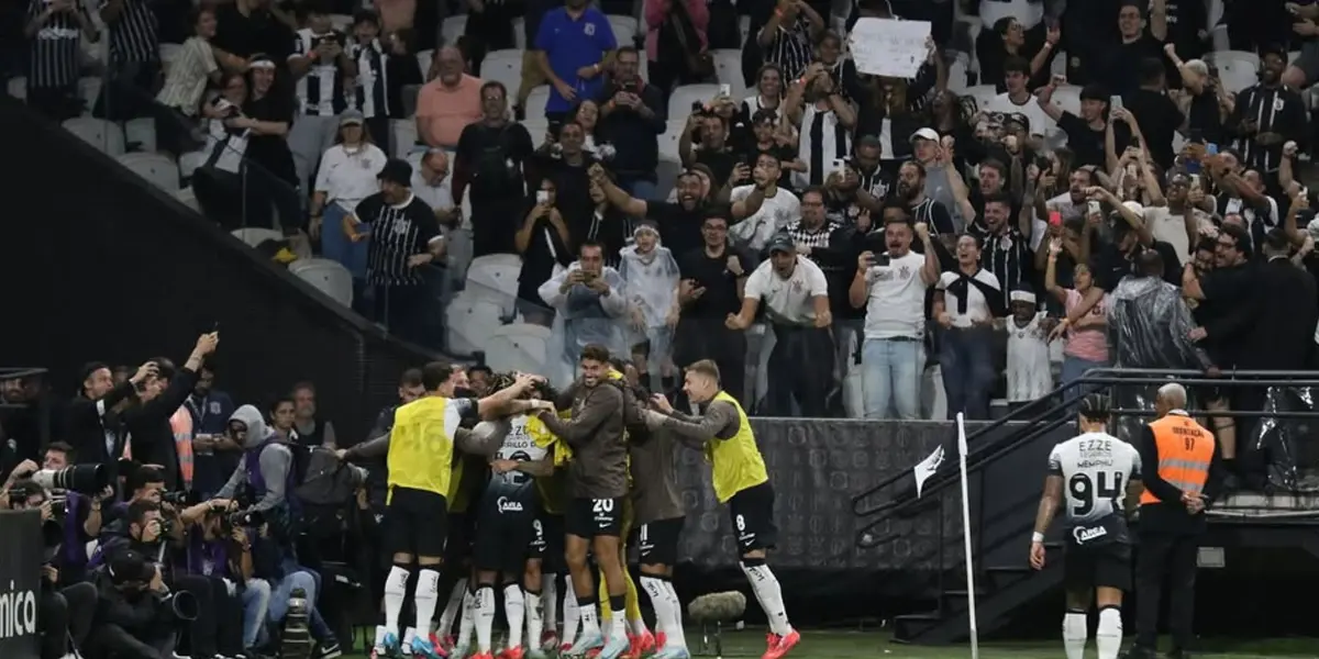 Equipe do Corinthians em partida na Neo Química Arena. Foto: Instagram
