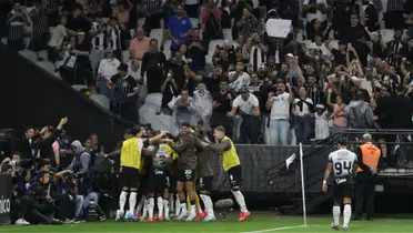 Equipe do Corinthians em partida na Neo Química Arena. Foto: Instagram