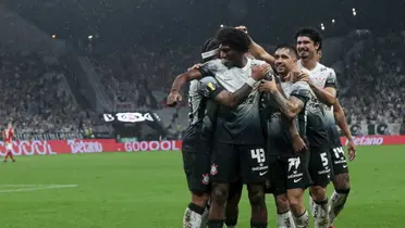 Equipe do Corinthians na Neo Química Arena. Foto: Instagram