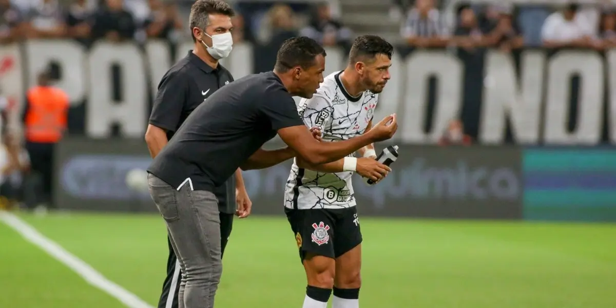 Fernando Lázaro será o responsável pelo Corinthians dentro de campo