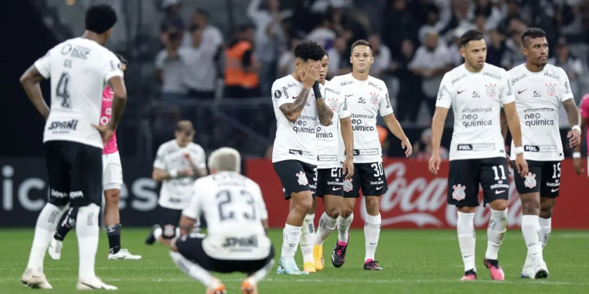 Jogador deixou o campo sob algumas vaias da torcida
