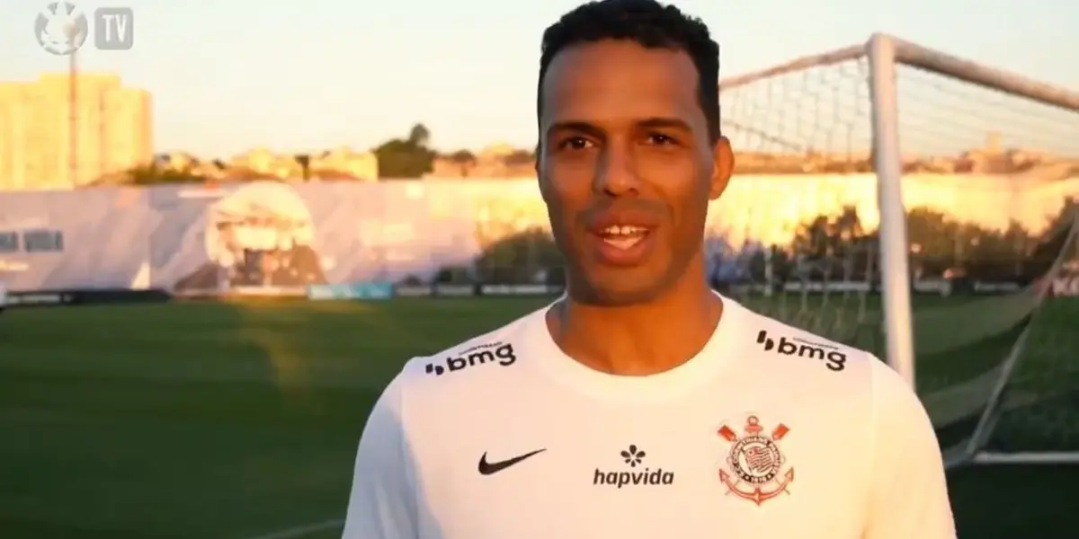 Jogador deve ser titular no clássico deste domingo, diante do São Paulo
