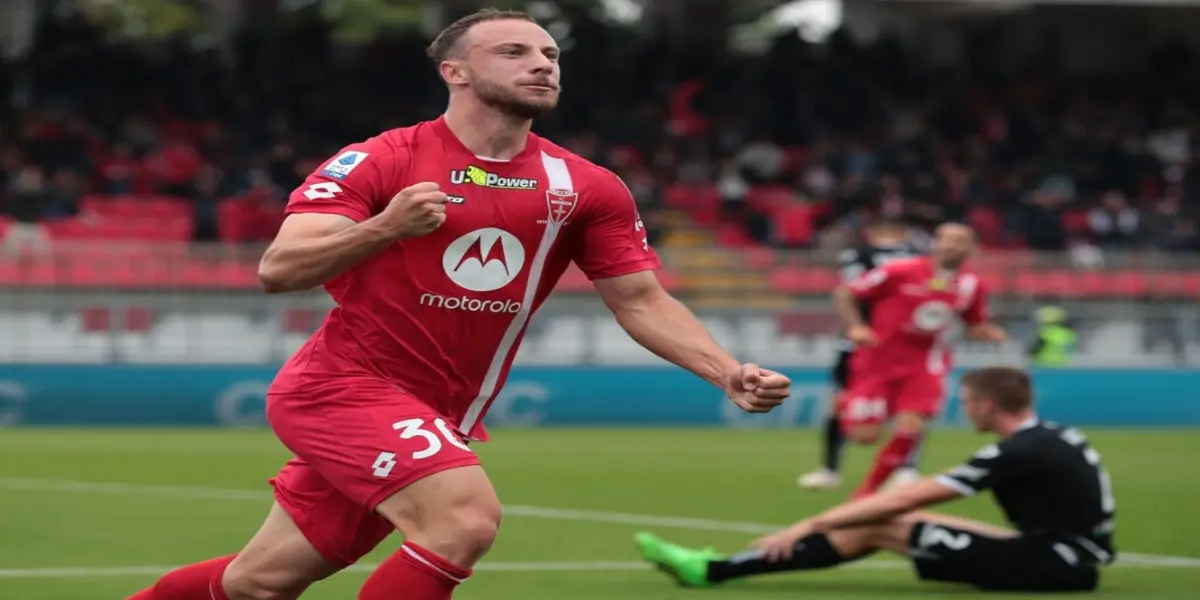 Jogador foi revelado na base corintiana e está atuando no país da bota há quase 3 temporadas