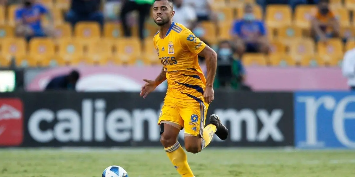 Jogador já defendeu a Seleção Brasileira e atualmente joga no México