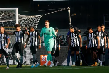 Jogadores do Botafogo entram no gramado