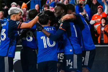 Jogadores do Cincinnati comemoram