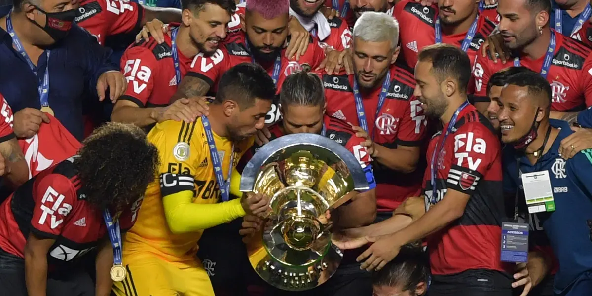 Jogadores do Flamengo comemoram Brasileirão de 2020