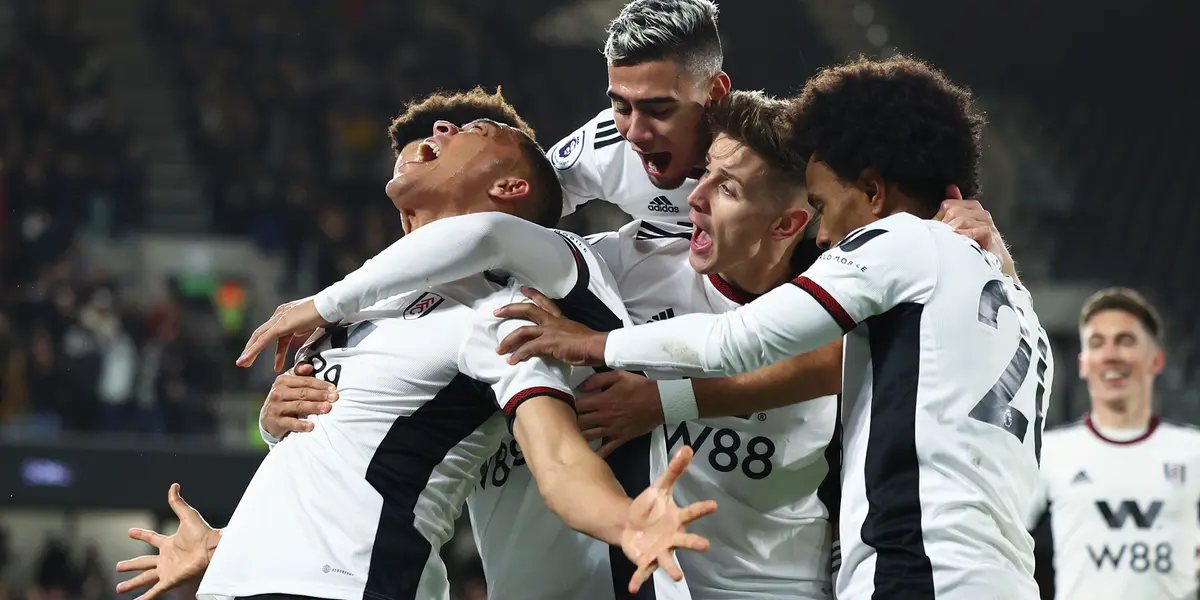 Jogadores do Fulham comemoram