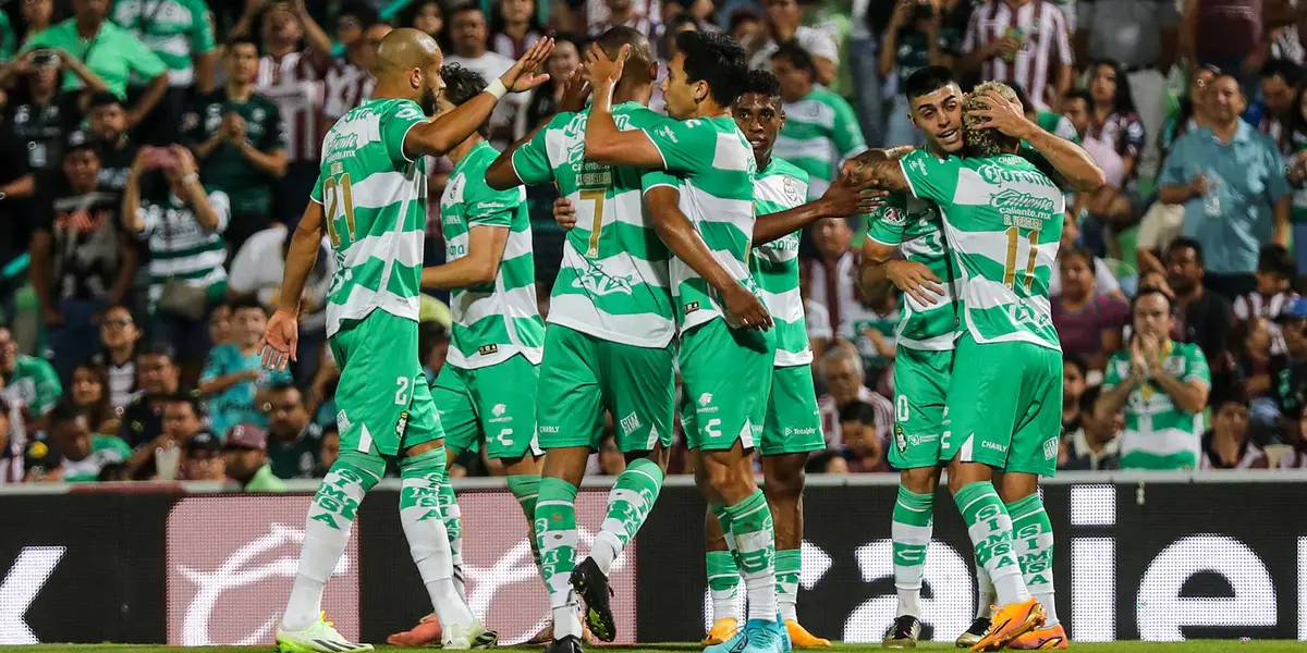 Jogadores do Santos Laguna comemoram