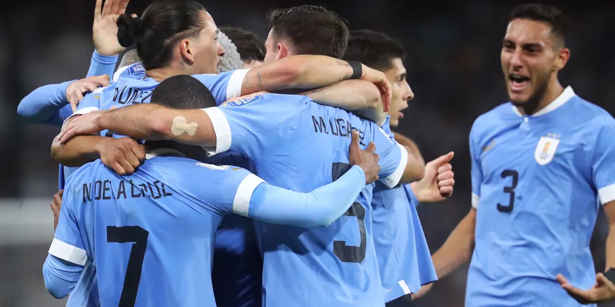 Jogadores uruguaios comemoram