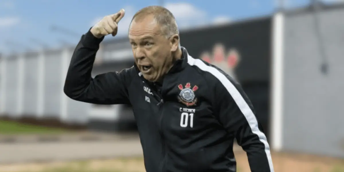 Mano abriu o verbo cobrando o clube após empate