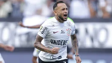 Maycon comemora gol pelo Corinthians