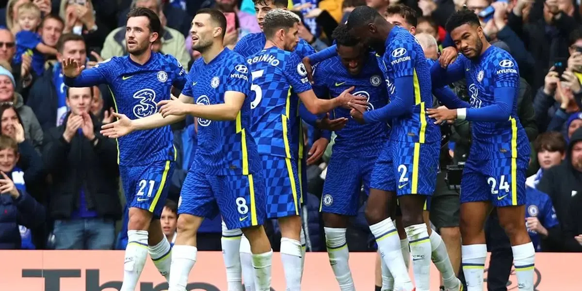 Meia do Chelsea na mira do Timão