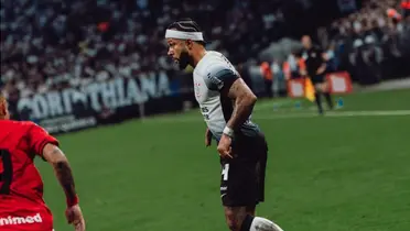 Memphis Depay em partida pelo Corinthians. Foto: Instagram