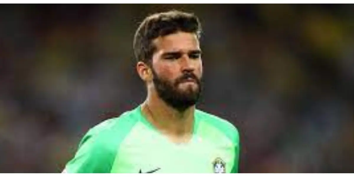 O goleiro eleito algumas vezes o melhor do mundo recebe um pouco mais que 5 milhões de reais por mês, uma média de 61 milhões por ano, fora as bonificações