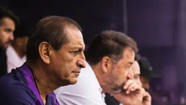 Ramón Diaz e ao lado Augusto Melo. Foto: Instagram