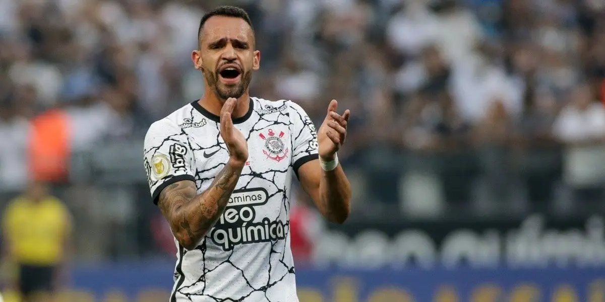 Renato Augusto, Gil, Paulinho e Fábio Santos possuem contrato até o final de 2023