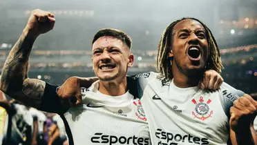 Rodrigo Garro e André Carrillo, meio-campistas do Corinthians. Foto: Instagram