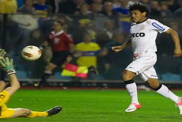 Romarinho é dos heróis corintianos campeão da Libertadores em 2012