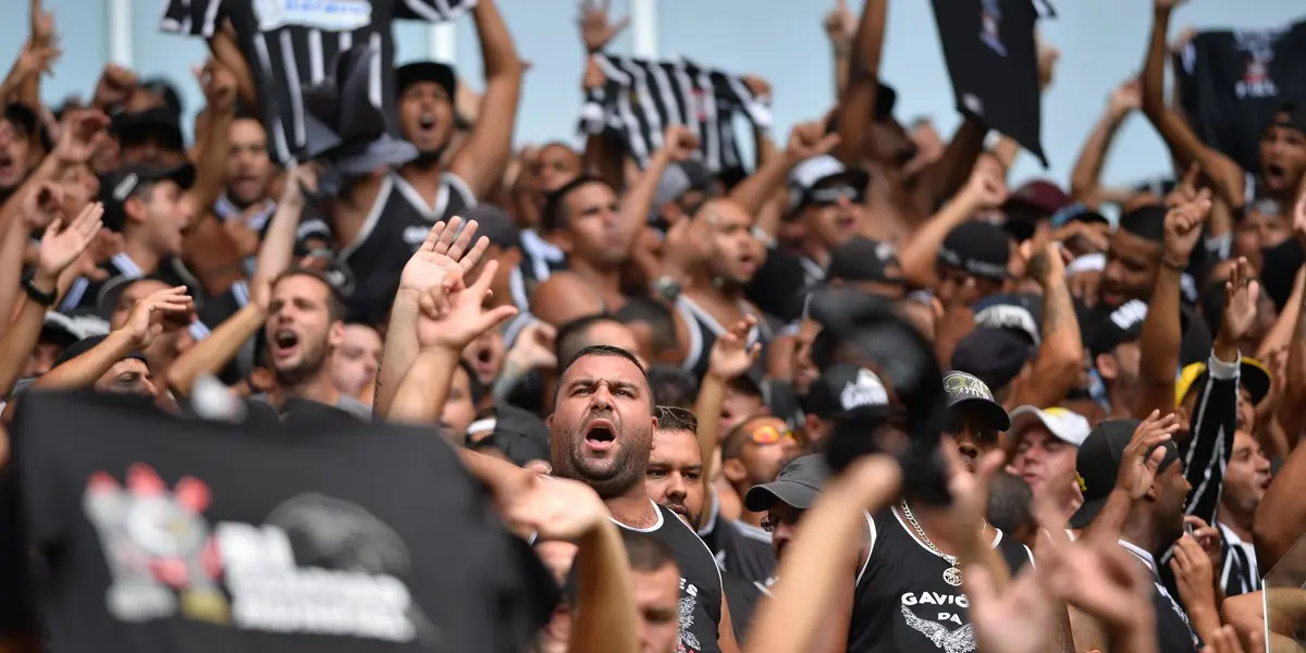 Ator de reality show revela que jogador do Corinthians deve muito dinheiro para ele