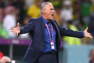 Tite esbraveja a beira do gramado