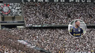 Torcida do Corinthians e ao lado Neymar, atacante do Santos