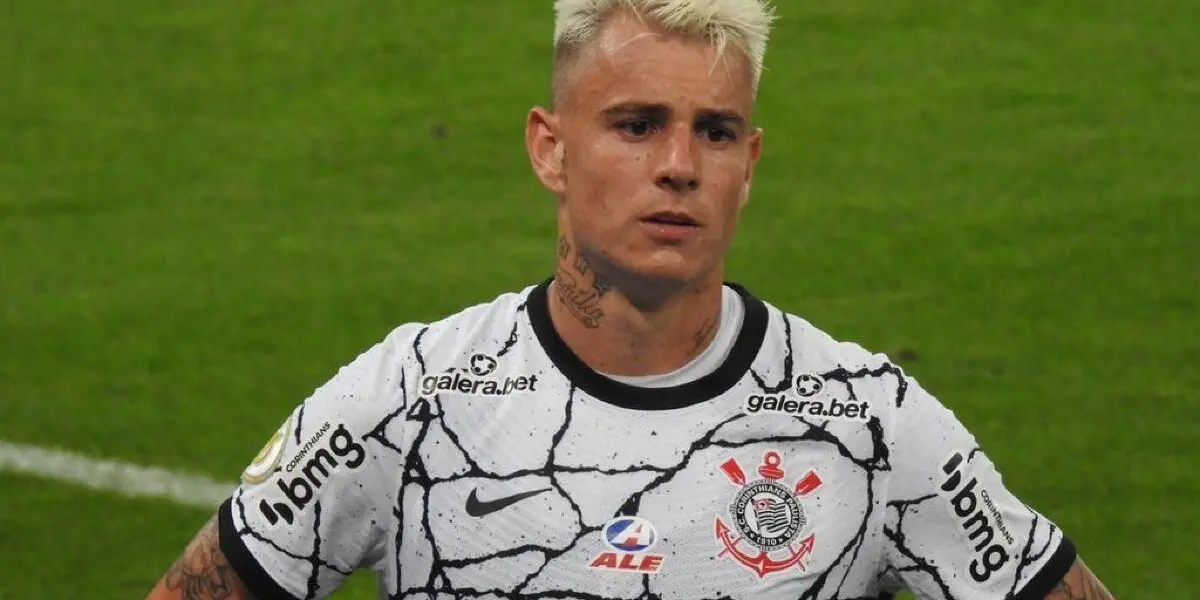 Treinador busca escalar time completamente diferente do português