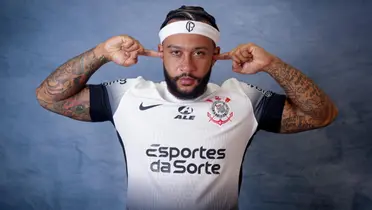 Memphis Depay da conselhos a uma das joias do meio-campo do Corinthians